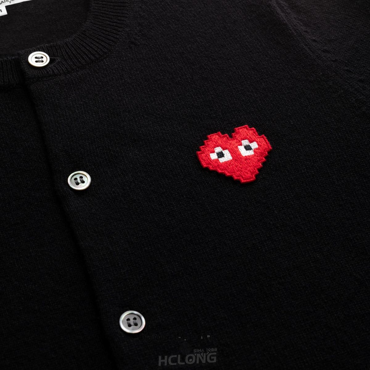Comme Des Garcons PLAY Cardigan Invader Emblem Strickwaren Schwarz | 02938-SEWF