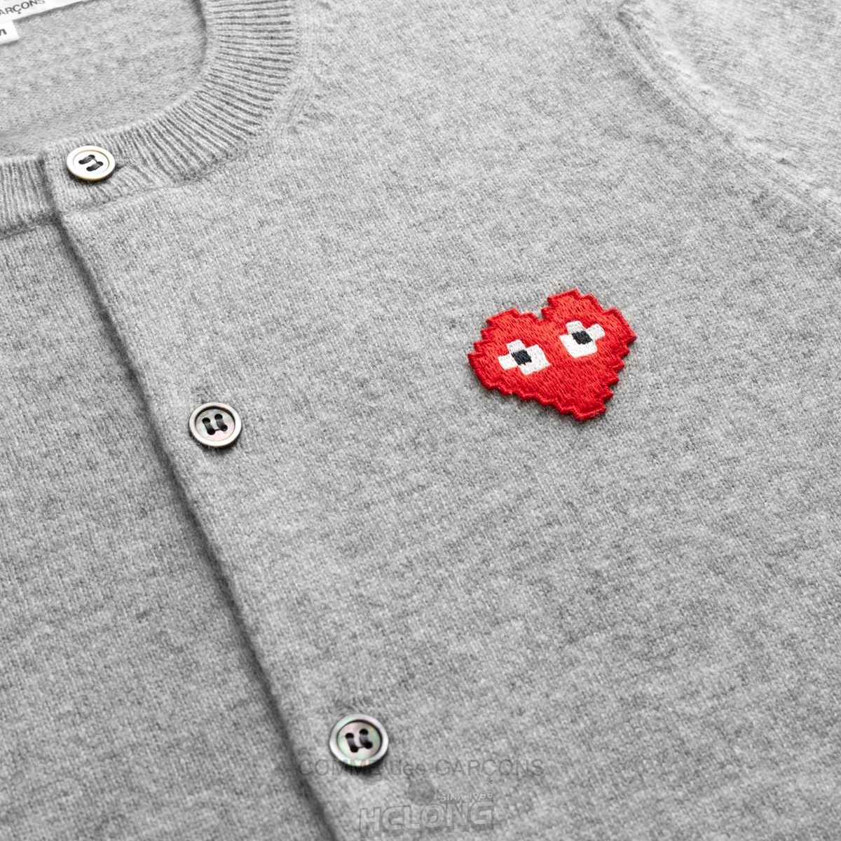 Comme Des Garcons PLAY Cardigan Invader Emblem Strickwaren Grau | 25903-YWNQ
