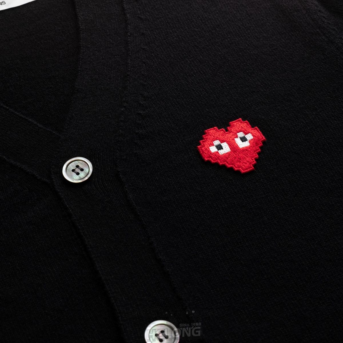 Comme Des Garcons PLAY Men's Cardigan Invader Emblem Strickwaren Schwarz | 69401-SBWU